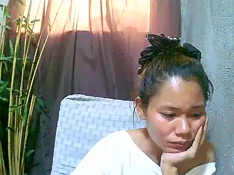 Snapshot of Sweeetgurll chatting on April 2026 08:18:02 AM Sweeetgurll online show from April 2026 08:18:02 AM