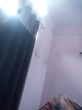 Snapshot of Monika_thakurr chatting on December 2025 06:40:02 AM Monika thakurr online show from December 2025 06:40:02 AM