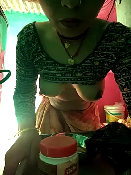 Snapshot of Monika_thakurr chatting on February 2026 03:14:02 AM Monika thakurr online show from February 2026 03:14:02 AM