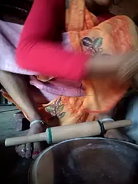 Snapshot of Monika_thakurr chatting on February 2026 03:27:01 AM Monika thakurr online show from February 2026 03:27:01 AM