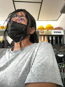 Snapshot of Kyra__Rose chatting on November 2025 04:05:01 PM Kyra Rose online show from November 2025 04:05:01 PM