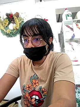 Snapshot of Kyra__Rose chatting on December 2025 05:21:02 PM Kyra Rose online show from December 2025 05:21:02 PM