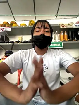 Snapshot of Kyra__Rose chatting on January 2026 02:41:01 PM Kyra Rose online show from January 2026 02:41:01 PM