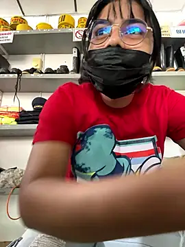 Snapshot of Kyra__Rose chatting on January 2026 03:17:02 PM Kyra Rose online show from January 2026 03:17:02 PM