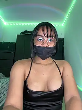 Snapshot of Kyra__Rose chatting on February 2026 09:40:01 PM Kyra Rose online show from February 2026 09:40:01 PM