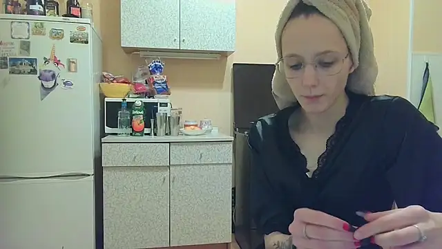 Lucy Divine online show from November 2025 05:09:01 PM