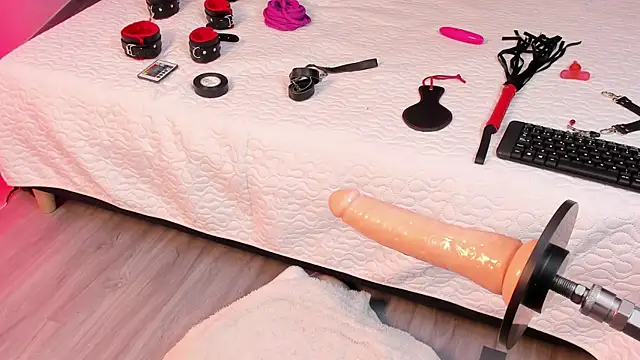 Kristenbread online show from September 2025 08:01:02 PM