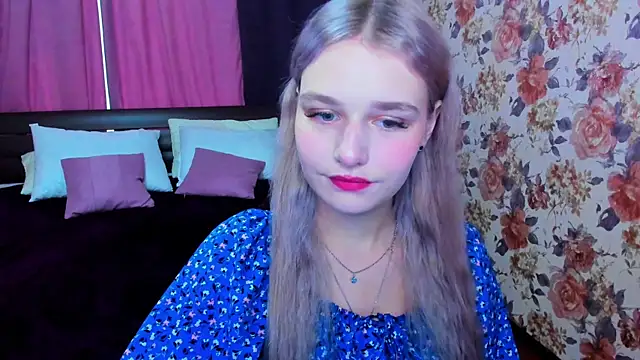 Snapshot of RebeccaChamb chatting on September 2025 12:31:02 PM RebeccaChamb online show from September 2025 12:31:02 PM