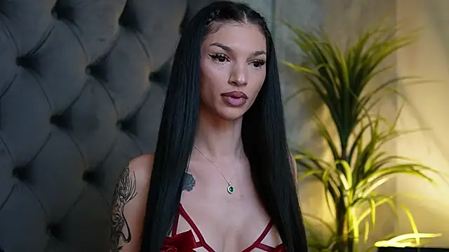 Snapshot of MiamiCoffee chatting on September 2025 05:47:02 PM MiamiCoffee online show from September 2025 05:47:02 PM