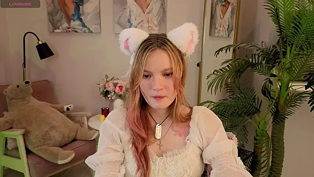 Ginger Emma online show from September 2025 03:38:02 PM