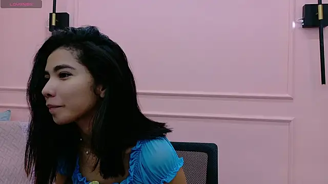 luna roja25 online show from December 2025 02:57:02 PM