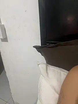 Snapshot of aline2007 chatting on September 2025 01:55:01 PM aline2007 online show from September 2025 01:55:01 PM