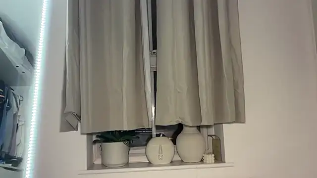 KayleeBella online show from October 2025 05:47:03 PM