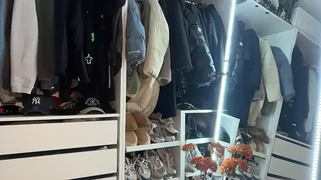 KayleeBella online show from February 2026 10:28:02 PM