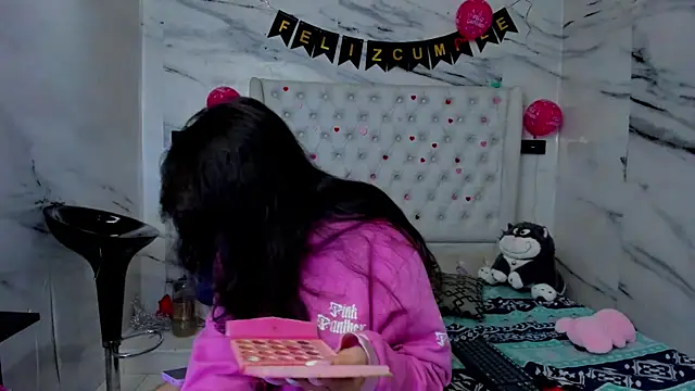 Ari and Storm online show from April 2026 01:52:02 PM