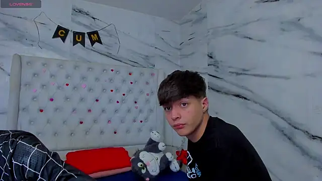 Ari and Storm online show from May 2026 03:40:01 PM