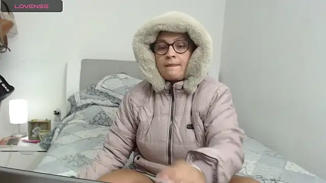 Snapshot of sophie_lopez1 chatting on February 2025 04:22:01 AM sophie lopez1 online show from February 2025 04:22:01 AM