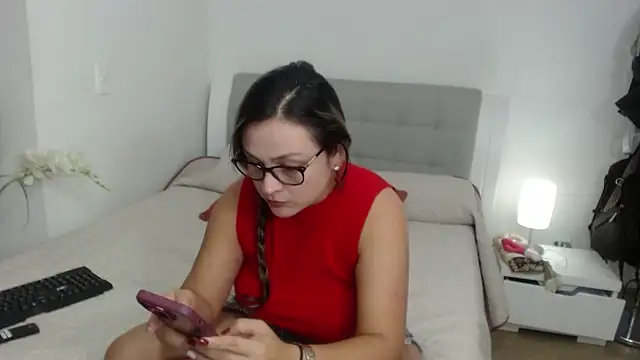 Snapshot of sophie_lopez1 chatting on December 2025 11:47:02 PM sophie lopez1 online show from December 2025 11:47:02 PM