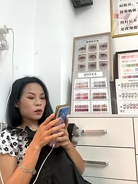 Snapshot of Baby-mmm chatting on October 2025 04:02:01 AM Baby-mmm online show from October 2025 04:02:01 AM