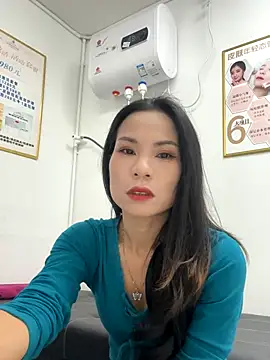 Snapshot of Baby-mmm chatting on November 2025 06:02:02 AM Baby-mmm online show from November 2025 06:02:02 AM