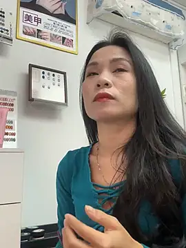 Snapshot of Baby-mmm chatting on November 2025 04:33:02 AM Baby-mmm online show from November 2025 04:33:02 AM