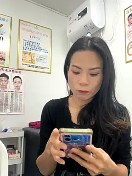 Snapshot of Baby-mmm chatting on December 2025 03:08:02 PM Baby-mmm online show from December 2025 03:08:02 PM