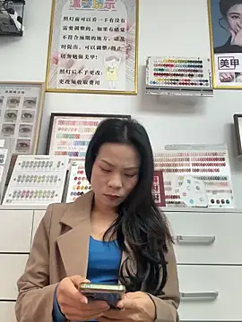 Snapshot of Baby-mmm chatting on December 2025 04:10:02 AM Baby-mmm online show from December 2025 04:10:02 AM