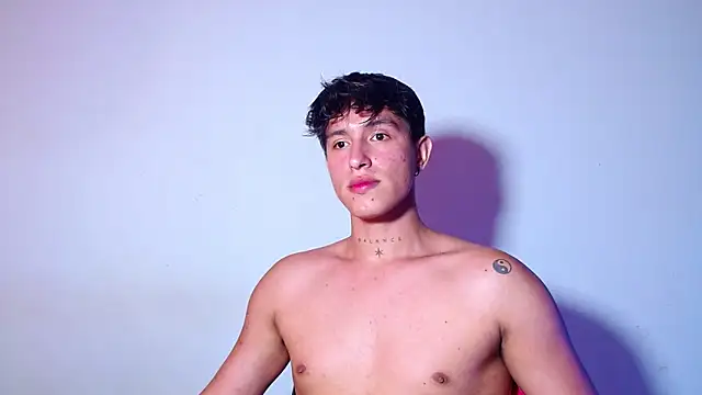 rowanbigboy23 online show from April 2026 05:48:02 PM