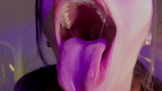 Hollyxx  online show from February 2026 11:20:02 PM