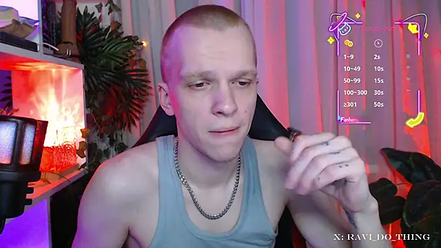 Snapshot of frozen_boy chatting on November 2025 06:07:01 PM frozen boy online show from November 2025 06:07:01 PM