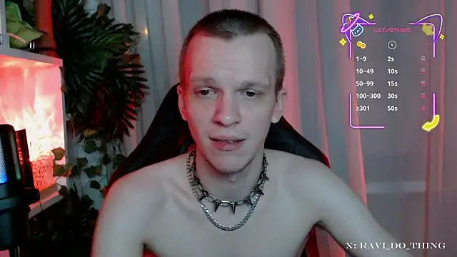 Snapshot of frozen_boy chatting on December 2025 05:51:01 PM frozen boy online show from December 2025 05:51:01 PM