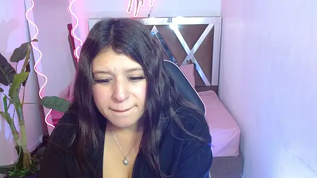 Sharlot tay online show from December 2025 03:34:01 AM