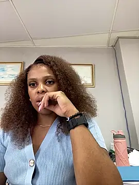 Snapshot of 031bubbles chatting on February 2026 07:12:01 AM 031bubbles online show from February 2026 07:12:01 AM