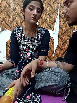 Snapshot of romantic_couple1 chatting on September 2025 03:12:01 AM romantic couple1 online show from September 2025 03:12:01 AM