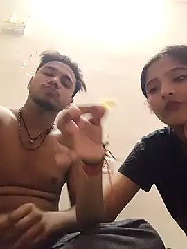 Snapshot of romantic_couple1 chatting on October 2025 03:18:02 AM romantic couple1 online show from October 2025 03:18:02 AM