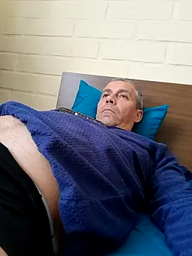 DjArroyo 01 online show from September 2025 06:44:02 PM