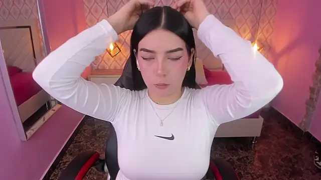 CHRISTY TEIGEN4 online show from October 2025 07:25:02 PM