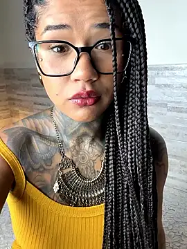 Snapshot of xbigpeach chatting on February 2026 12:43:02 PM xbigpeach online show from February 2026 12:43:02 PM