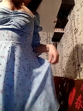 Lietta  online show from April 2026 06:49:01 PM