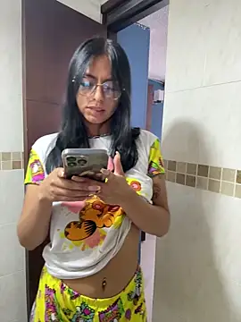 Snapshot of Clawd_hot chatting on November 2025 04:11:02 PM Clawd hot online show from November 2025 04:11:02 PM