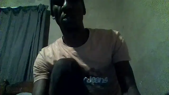 Snapshot of longdickson12345 chatting on May 2026 11:32:01 PM longdickson12345 online show from May 2026 11:32:01 PM