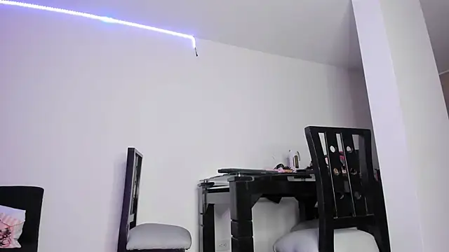 Snapshot of Cloekatz_ chatting on December 2025 01:03:01 AM Cloekatz online show from December 2025 01:03:01 AM