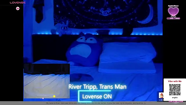 Snapshot of RiverTripp chatting on June 2026 01:59:02 AM RiverTripp online show from June 2026 01:59:02 AM