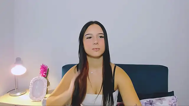 TaliaAdorable online show from November 2025 05:57:01 PM