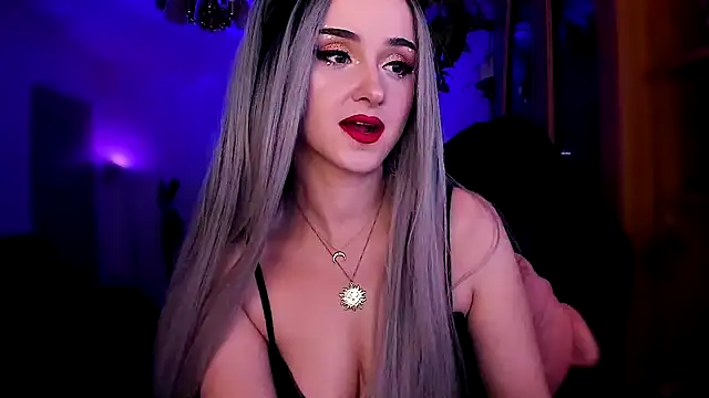 Snapshot of MistressJolie chatting on January 2025 04:49:01 AM MistressJolie online show from January 2025 04:49:01 AM