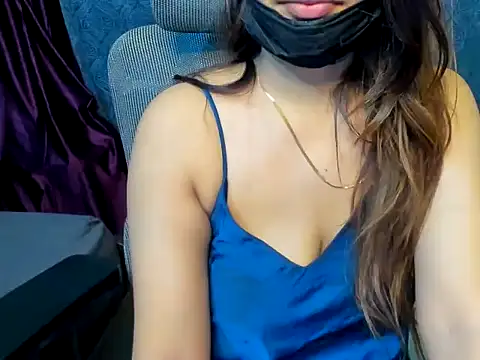 Snapshot of YoursSuku chatting on September 2025 10:13:01 PM YoursSuku online show from September 2025 10:13:01 PM