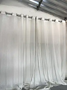 Katianesantos online show from September 2025 04:39:02 PM