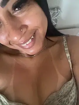 Katianesantos online show from October 2025 10:21:01 AM