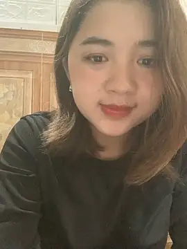 Lonnina online show from October 2025 01:36:02 AM