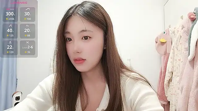 Snapshot of Luna_868 chatting on December 2025 03:18:02 PM Luna 868 online show from December 2025 03:18:02 PM